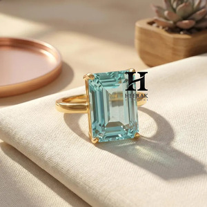 Anillo Solitario de Aguamarina con Corte Esmeralda en Oro Amarillo de 14K, Alternativa al Diamante Cultivado en Laboratorio para Anillo de Diamante Cultivado en Laboratorio - Product Image 4