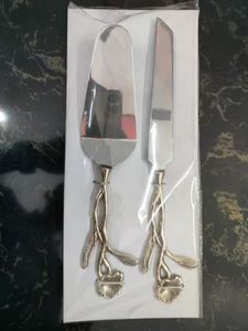 Elegante Juego de Servidores de Pastel con Asas Rojas y Detalle de Libélula Dorada, Apto para Lavavajillas, Cubertería para Bodas - Product Image 2