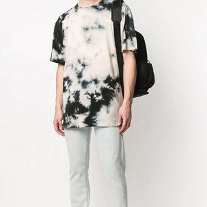 Camiseta de Manga Corta para Hombre con Estampado Tie Dye, 100% Algodón, Cuello Redondo, Corte Regular, Diseño Casual con Patrón Rosa - Product Image 2