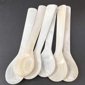 Cuillère à caviar en nacre écologique, artisanale, de type 1, pour la restauration gastronomique et les cadeaux, taille et couleur personnalisables - Product Image 4