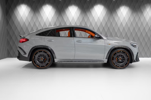 ชุดแต่งภายนอกรถยนต์ SUV ระดับพรีเมียม ปี 2025 สมรรถนะสูง พร้อมระบบขับเคลื่อนสี่ล้อแบบ Twin Turbo กำลังสูง พร้อมส่งออก - Product Image 3