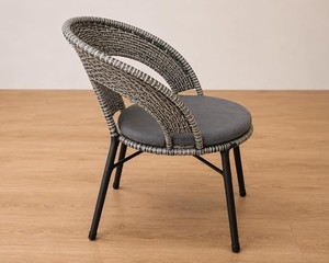 Ensemble de jardin contemporain en rotin pour l'extérieur, 2 places, avec table basse en verre trempé, meubles en osier résistants aux intempéries - Product Image 4
