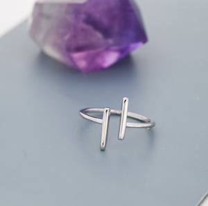 Anillo Abierto Asimétrico de Plata de Ley, Anillo de Barras Paralelas Ajustable, Anillo Minimalista Apilable con Circonitas, Anillo con Circonitas - Product Image 5