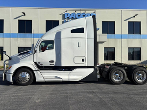 Camión Volquete Kenworth T680 8X4 2025, Usado, con Volante a la Izquierda, Caja de Cambios Automática FAST, Motor Diésel, Estándar de Emisiones Euro 6, Cámara Trasera - Product Image 3