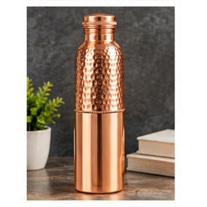 Bouteille d'eau décorative en cuivre avec finition martelée, vaisselle portable pour les voyages, style vintage - Product Image 5