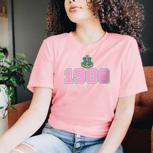 Camiseta AKA 1908 Crest, color rosa claro, algodón de primera calidad, cuello redondo, manga corta, ropa de hermandad griega, camiseta con logotipo bordado personalizado - Product Image 6