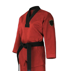 Uniforme de Taekwondo Rouge en Gros Prêt à Expédier – Combinaison Unisexe Adulte Durable pour l'Entraînement avec Ceinture Noire et Logo AS-TG-105 - Product Image 2