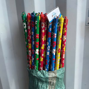 Gran Venta de palos de escoba de flores, mango de fregona de eucalipto de Vietnam, palo de fregona de madera, mango de fregona de limpieza interior, cepillo doméstico de madera - Product Image 5