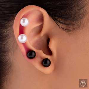 PRAO's Hot Combo Black & White Pearl Stud Pendientes - Product Image 3