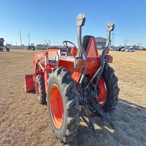 Venta al por Mayor de Tractores Kubota L3010, Equipo Agrícola Compacto 4x4 de Alta Eficiencia, Precio de Fábrica, Duradero y de la Mejor Calidad - Product Image 2