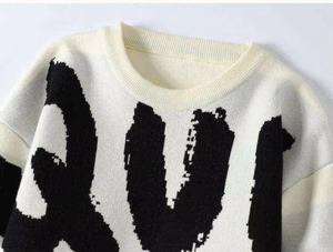 เสื้อสเวตเชิ้ตไหมพรมคอกลมทรงโอเวอร์ไซส์ พิมพ์ลายตัวอักษร สไตล์ลำลอง ใส่ได้ทั้งชายและหญิง เหมาะสำหรับฤดูใบไม้ร่วง สีขาวดำ - Product Image 2