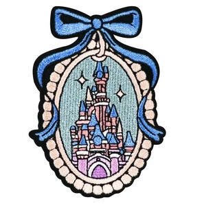 Patch thermocollant Château 3D en PVC gaufré, applique de forme irrégulière pour décoration textile et cadeaux - Product Image 5