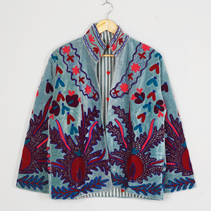 Chaqueta Acolchada Reversible Hecha a Mano con Terciopelo Tejido y Bordado, Ecológica, Cuello Redondo, Mangas Regulares, Estampado Floral, para Invierno y Otoño - Product Image 1