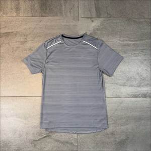 Conjunto Deportivo de 2 Piezas para Hombre, Transpirable, de Secado Rápido, Elástico, con Estampado por Transferencia de Calor, Camiseta de 220g y Pantalones Cortos para Correr, Entrenamiento, Fitness, Verano - Product Image 2