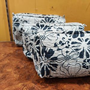 Ensemble de 3 pochettes matelassées à fermeture éclair, grandes, résistantes à l'eau, en coton 100% écologique, à motifs floraux, pour organiser le maquillage des femmes - Product Image 3