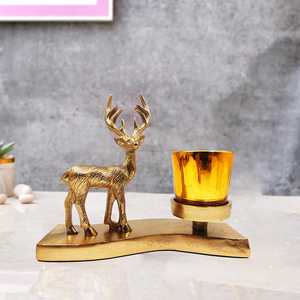 Bougeoir décoratif en forme de renne avec finition texturée Bougeoir en métal fait main avec votive ambre - Product Image 1