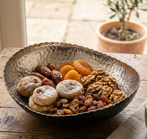 Elegant Hammered Finish Gold Metal Serving Tray Round Shape - Decorative Aluminum Tray for <b>Coffee</b> <b>Table</b> Kitchen Counter - Product Image 3