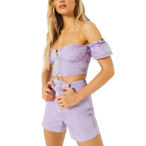 Ensemble 2 pièces pour femmes, haut sans manches uni respirant et short en jean taille haute, fabrication professionnelle - Product Image 1