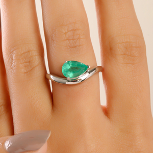 แหวนทอง 14K รูปทรงหยดน้ำมรกตคุณภาพสูงเกรดพรีเมียม ขนาด 9x6 มม. ดีไซน์โค้งเว้าทันสมัย สำหรับงานแต่งงาน ผลิตโดยผู้ผลิตเครื่องประดับชั้นนำ - Product Image 4