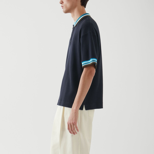เสื้อโปโลผู้ชายผ้าฝ้าย 100% ลายทางตัดกัน แขนสั้นเรียบง่าย สวมใส่สบาย พร้อมคุณสมบัติป้องกันรอยยับ รับผลิตแบบ ODM - Product Image 2