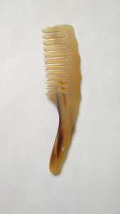 Peigne en corne naturelle pour homme et femme - Product Image 4