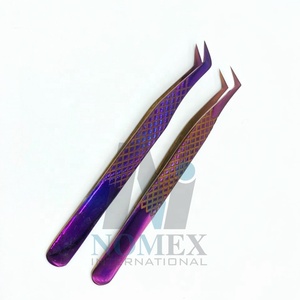 Pince à cils en acier inoxydable à poignée diamantée de qualité chirurgicale avec bout pointu durable antistatique Couleurs personnalisées Utilisation personnelle - Product Image 4