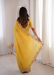 Sari en soie premium – Patchwork orné avec broderie et bordure ajourée - Product Image 4