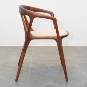 Chaise de salle à manger nordique italienne en bois avec dossier et accoudoirs rembourrés, style moderne, pour hôtel, appartement, restaurant - Vente en gros Vietnam - Product Image 2