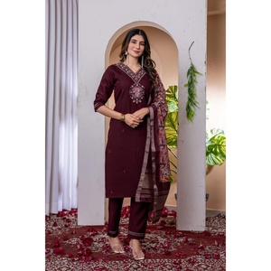 Ensemble Kurti Pantalon Dupatta pour femmes - Tenue élégante en trois pièces - Product Image 5