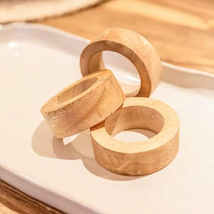 Anillo de servilleta decorativo de madera, hecho a mano, elegante y con estilo, soporte para mesa, accesorio de comedor, reutilizable, rústico y duradero - Product Image 1