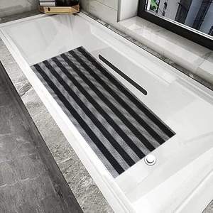 พรมเช็ดเท้าสำหรับบ้าน พรมยางสำหรับปูพื้น พรมกันลื่นสำหรับห้องน้ำ พรมปูพื้นสำนักงาน (ลายจาลี_สีเทา-ดำ ขนาด- 2x4 ฟุต) - Product Image 3