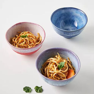 Hermosos Tazones de Cerámica Hechos a Mano para Invitar Invitados o Eventos Familiares con Detalles y Patrones Intrincados - Product Image 1