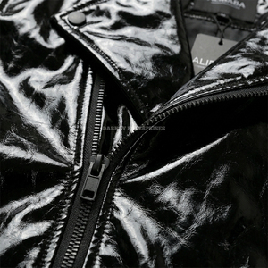 Manteau <span class=keywords><strong>trench</strong></span> pour homme en similicuir verni <span class=keywords><strong>noir</strong></span> brillant, imperméable, avec ceinture, doublure matelassée et rembourrée - Product Image 6
