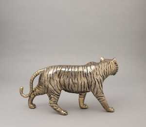 L 32.4 x B 11.4 x H 50.8 cm Tiger Sculpture Animal <b>Figure</b> Traditional Decor Tabletop Living Room Art Piece 1PC - Product Image 3