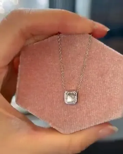 Pendentif solitaire en diamant de laboratoire taille Asscher 3 carats, collier en or jaune 14 carats - Product Image 2
