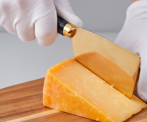 Juego de Cuchillos para Queso Dorados de 3 Piezas, Hoja de Acero Inoxidable, Mango de Mármol Negro, Herramientas para Untar y Servir Mantequilla - Product Image 4