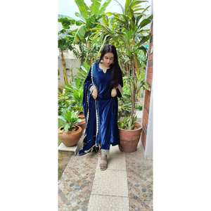 Conjunto de Top-Pent y Dupatta para Fiesta con Lentejuelas y Bordado Dori, Talla XL - Product Image 4