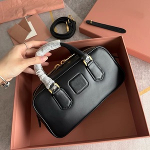 Sac à main plat en PU marron avec fermeture éclair, orné de perles et de cristaux, bandoulière réglable, idéal pour le quotidien, les voyages, l'été et le printemps, portable - Product Image 5