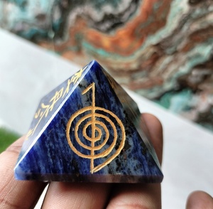 Pyramide en cristal de Sodolite naturelle gravée, symbole religieux et culturel japonais, pierre de guérison Reiki, décoration de la maison - Product Image 1