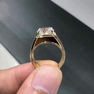 Bague de fiançailles vintage pour homme en or jaune 14 carats de qualité supérieure, diamant brillant de 3 carats F VS1 cultivé en laboratoire, certifié IGI - Product Image 4