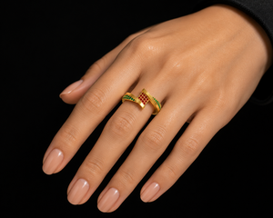 Bague empilable carrée de créateur en argent sterling 925 plaqué or 18 carats avec cristaux, cadeau unique pour femme - Product Image 3