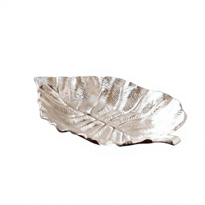 ถาดตกแต่งบ้านอเนกประสงค์ทันสมัยเคลื่อนย้ายได้ ลายใบไม้ อลูมิเนียม สีช็อกโกแลต สำหรับคริสต์มาส งานแต่งงาน วันขอบคุณพระเจ้า และห้องนั่งเล่น - Product Image 1