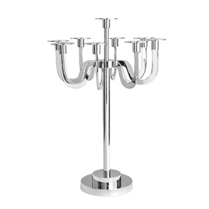 Eleva tu decoración con este candelabro de 9 brazos en cromo plateado, moderno, duradero y perfecto para bodas o eventos de lujo en el hogar. - Product Image 2
