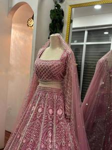 Nuevo Vestido Lehenga Choli de Diseño Indio de 4 Metros con Falda Acampanada y Lentejuelas, Ideal para Fiestas y Bodas - Product Image 4