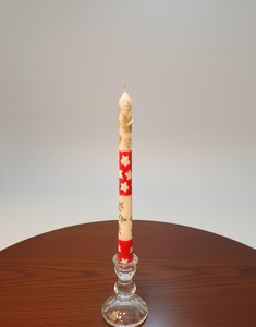 Bougie conique en cire de soja peinte à la main avec des bandes festives de couleur cramoisie, des accents en feuille d'or, sans fumée, parfum floral, pour la décoration de la maison à Noël - Product Image 4