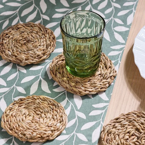Sous-verres ronds en rotin naturel au design moderne et élégant, de qualité supérieure, en gros. - Product Image 1