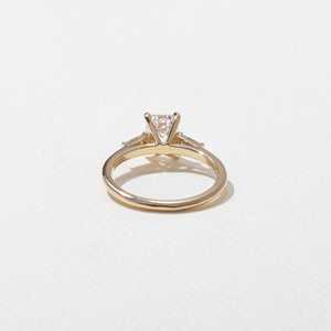 Bagues de fiançailles à trois pierres en or massif 14K 18K, serties de diamants de laboratoire émeraude taille baguette, style vintage architectural, alliances de mariée - Product Image 4