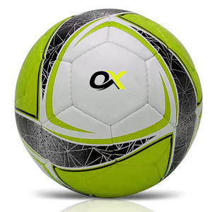 Ballon de football Oxva Industries confortable et respirant, fabriqué au Pakistan, ballon de football de haute qualité - Product Image 3