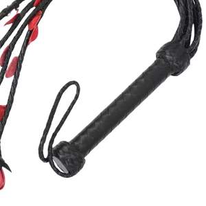 Flogger de Cuero Genuino con Punta de Rosa y Mango de Agarre Cómodo para Sesiones de Impacto Sensuales - Product Image 3