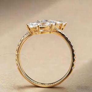 Anillo Toi et Moi con Diamante Blanco Corte Marquesa en Oro Amarillo Sólido con Banda de Pavé Asimétrica de Dos Piedras para Compromiso - Product Image 4